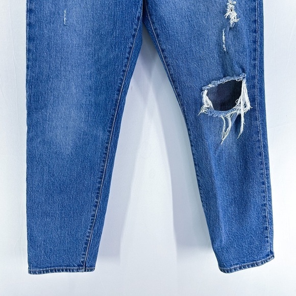 Levi’s Premium Wedgie Icon High Rise Tapered Leg Distressed Button Fly size 30 - Picture 6 of 9